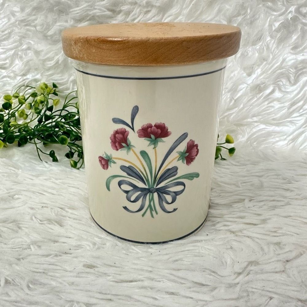 Lenox Chinastone Poppies in Blue Small Cookie/Spice / Multipurpose‎ Jar w/ Lid